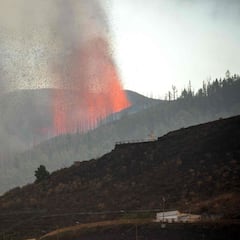 Reyes Maroto quiere que los turistas viajen a La Palma para "disfrutarlo en primera persona"