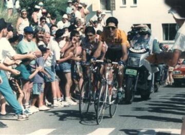 Tour de Francia de 1993. Indurain sube acompañado de Claudio Chiappucci.