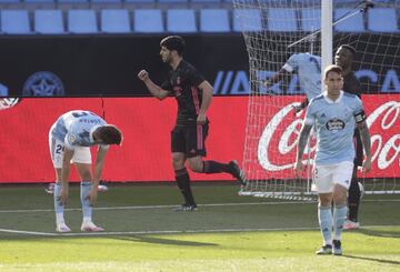 Celta de Vigo 1-3 Real Madrid | Asensio recibió un gran balón de Benzema en una contra letal y solo tuvo que empujarlo ante Iván Villar.