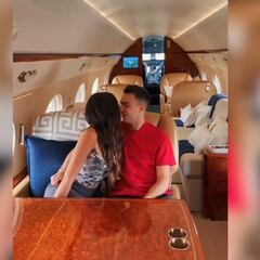 Reguilon y Marta arrasan en TikTok enseñando su vida de lujo: vuelta a Madrid en jet privado...