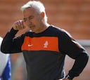 Van Marwijk: "Con Inglaterra vimos que nadie gana su primer partido fácilmente"