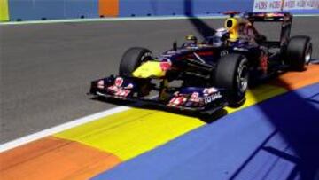 Vettel vuela en Valencia y hace 'pole'; Alonso, cuarto