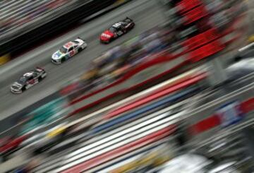 Un momento de la NASCAR XFINITY en Bristol, Tennessee.