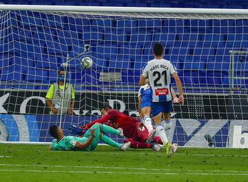 0-1. Casemiro marcó el primer gol.