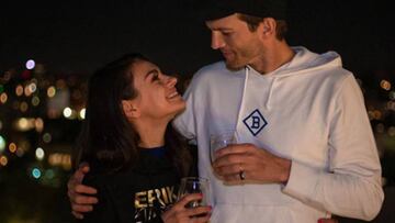 A pesar de que se corría el rumor de una supuesta crisis entre la pareja de actores, una vez más han demostrado que están mejor que nunca, por lo que cantaron juntos.