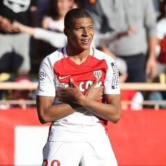 La llegada de Mbappé este año está condicionada a James