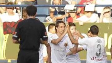 <b>EL EMPATE. </b>Joao Víctor celebra con su compañero Geromel el tanto de Hemed, que supuso el 1-1 definitivo.