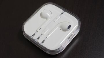 Los iPhone 12 si traerán auriculares en Francia, pero no en España