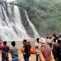 Mueren seis personas de una misma familia por hacerse un selfie en una cascada