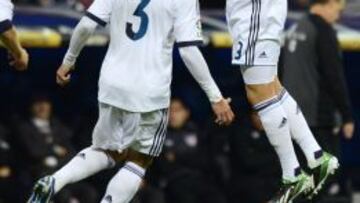 Benzema celebra el tercer gol del Madrid.