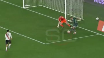 Iván Morales se convierte en héroe ante River con este gol: ¡lo que hizo Armani ya es viral!
