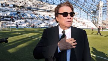 Acusan a Tapie de comprar al ¨¢rbitro del Marsella-Brujas en la Champions de 1993