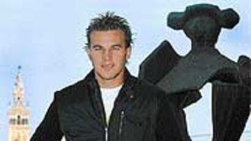 <B>LUCAS ALCARAZ</B>. "A él, a Manolo Jiménez, a Caparrós y a Jero Barranca les debo estar aquí"