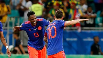 Yerry Mina le da la bienvenida a James Rodríguez a Everton