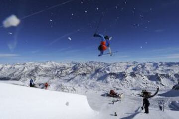 El equipo de halfpipe francés se prepara estos días en Tignes, los Alpes, para los Juegos Olímpicos de Invierno en Sochi. El esquiador Thomas Krief.