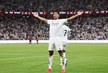 Jude Bellingham, jugador del Real Madrid, celebra el gol anotado ante el Mallorca en las semifinales de la Supercopa de Espa?a.