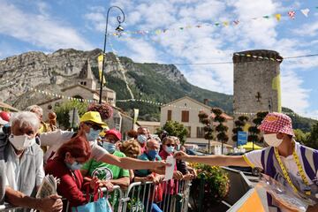 Seguidores disfrutando de la cuarta etapa del Tour de Francia 2020. El recorrido ha sido entre Sisteron y Orcières-Merlette. 