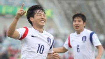 Nam Tae Hee celebra un gol ante Kuwait.