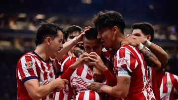 Chivas viaja a León sin Pulido y Mozo