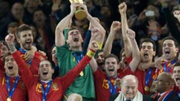 La Selección española alcanzó el mayor éxito de su historia al proclamarse campeona del Mundo en Sudáfrica 2010.
