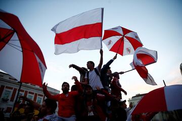 Los hinchas de River se concentraron en la Puerta del Sol antes del partido de mañana.