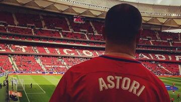 Ujfalusi, con la camiseta de Astori en el Atlético-Celta