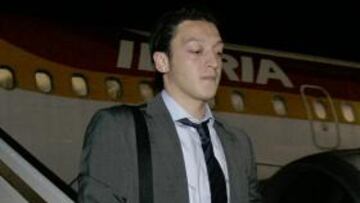 Özil: "Kaká y yo podemos jugar juntos sin problema"