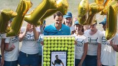 Federer celebra el número uno con el título 98 de su carrera