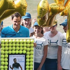 Federer llega a la final y arrebata el número uno a Nadal