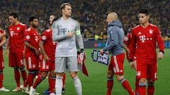 James Rodr&iacute;guez y sus compa&ntilde;eros del Bayern M&uacute;nich en el partido ante AEK Atenas por Champions League