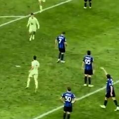 Lo que hizo Pedri a Acerbi tras el 2-3 que ha dejado a propios y extraños en shock