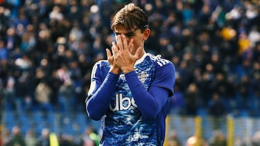 El jugador del club italiano con doble nacionalidad argentina-española e formó y jugó en las categorías inferiores y el primer equipo del Real Madrid. Es internacional con la Selección de fútbol de Argentina, con la que debutó en las Eliminatorias. Actualemente tiene un valor de mercado de 55 millones de euros.