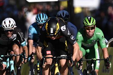 El ganador de la etapa, Wout van Aert 