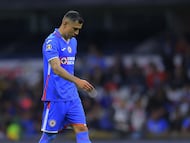 Julio César Domínguez durante un partido con Cruz Azul.