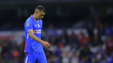 Julio César Domínguez durante un partido con Cruz Azul.