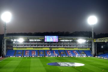 Está ubicado en el municipio de Croydon, Londres, Inglaterra. Es la actual casa del Crystal Palace y fue inaugurado en 1924. Acogió dos partidos en los JJOO 1948. Por dentro está remodelado pero su aspecto externo no deja indiferente. 