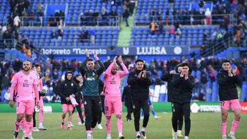 GETAFE, SPAIN - JANUARY 15: Players of RCD Espanyol celebrate following their side's victory in the LaLiga Santander match between Getafe CF and RCD Espanyol at Coliseum Alfonso Perez on January 15, 2023 in Getafe, Spain. (Photo by Denis Doyle/Getty Images)