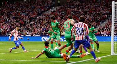El gol fue de Almada, pero el mérito es de Giuliano. Su carrera rompió a la defensa de Osasuna y dejó el gol en bandeja al otro argentino. Vuelve a ser fundamental.