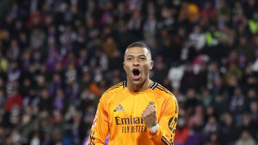 VALLADOLID. 25/01/25. El delantero francés del Real Madrid Kylian Mbappé celebra uno de sus goles durante el partido de la jornada 21 de LaLiga que Real Valladolid y Real Madrid disputan hoy sábado en el estadio José Zorrilla. EFE/R. García