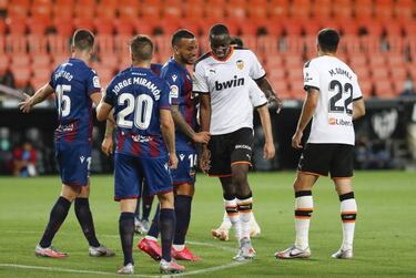 Otro estropicio de Diakhaby le da la vida al Levante