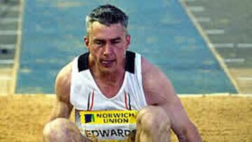 Jonathan Edwards anuncia su retirada tras la cita parisina