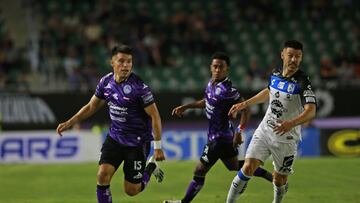  (L-R) Bryan Colula of Mazatlan and Emanuel Gularte of Queretaro during the game Mazatlan FC vs Queretaro, corresponding to Round 14 of the Torneo Apertura 2023 of the Liga BBVA MX, at El Encanto Stadium, on October 27, 2023. 

<br><br>

(I-D) Bryan Colula de Mazatlan y Emanuel Gularte de Queretaro durante el partido Mazatlan FC vs Queretaro, correspondiente a la Jornada 14 del Torneo Apertura 2023 de la Liga BBVA MX, en el Estadio El Encanto, el 27 de Octubre de 2023.