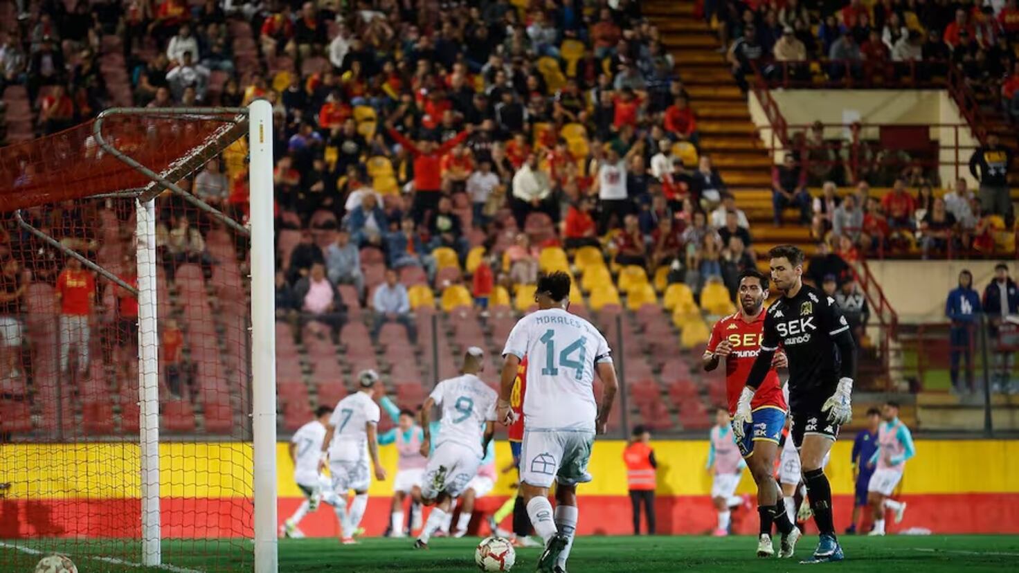 La U y Unión suspenden partido por incidentes La U y Unión suspenden partido por incidentes