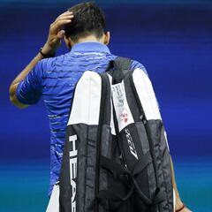 Djokovic se va entre pitos