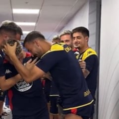 La emotiva despedida de la plantilla del Deportivo a Cayarga