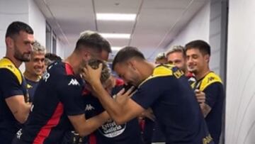 La emotiva despedida de la plantilla del Deportivo a Cayarga