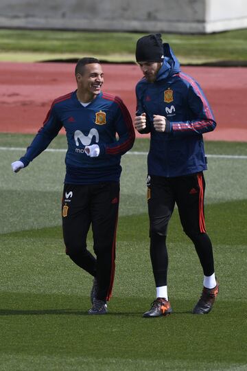 Rodrigo junto a De Gea.