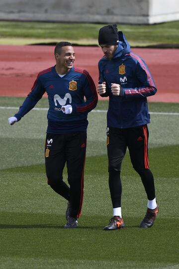 Rodrigo junto a De Gea. 