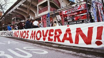 Protestas en los alrededores del Estadio de Vallecas.