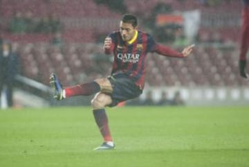 1-1. Adriano marca el gol del empate.